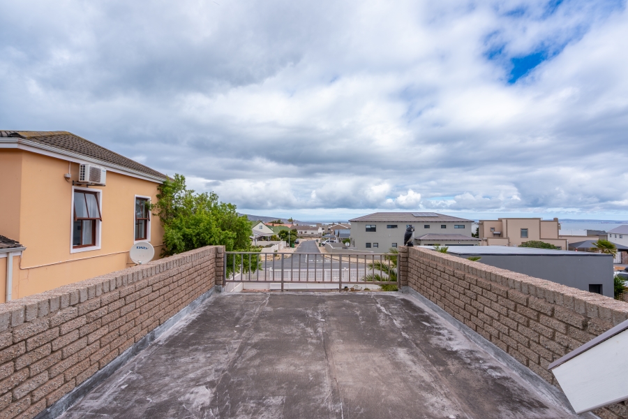 4 Bedroom Property for Sale in Myburgh Park Western Cape